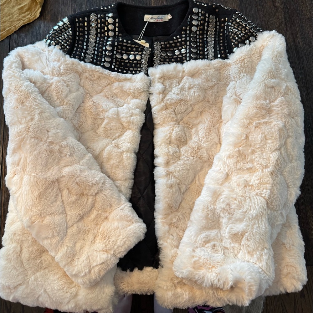 Vintage beaded shoulder fur jacket